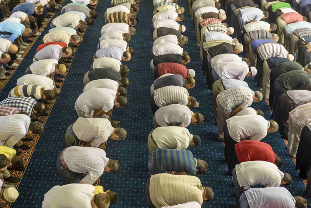 موعد إقامة صلاة الجمعة موعد إقامة صلاة الجمعة